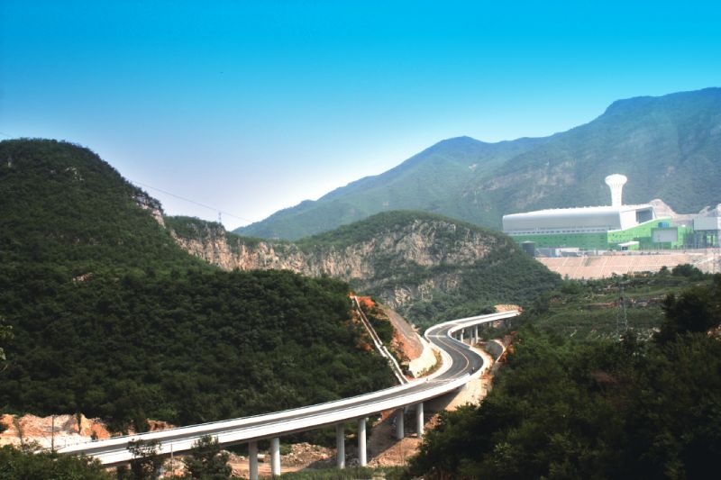 北京市首個BT公路項目—魯坨路一期工程，項目曾榮獲全國AAA級安全文明標準化工地。