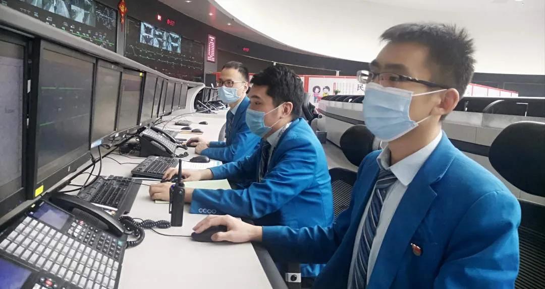 人民日?qǐng)?bào)：開學(xué)季，天津地鐵3號(hào)線暖心服務(wù)，保證師生無(wú)憂出行                                                                                                                                                                          